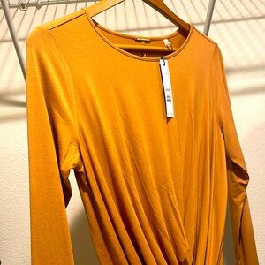 Long sleeve Elie Tahari blouse